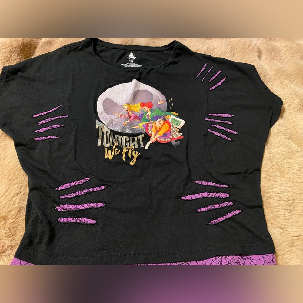 Disney Parks Hocus Pocus Ladies'
T-Shir size medium
